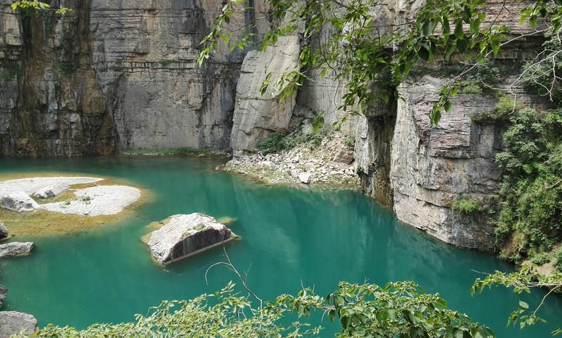 河流流动时、水携带的物质叫什么？